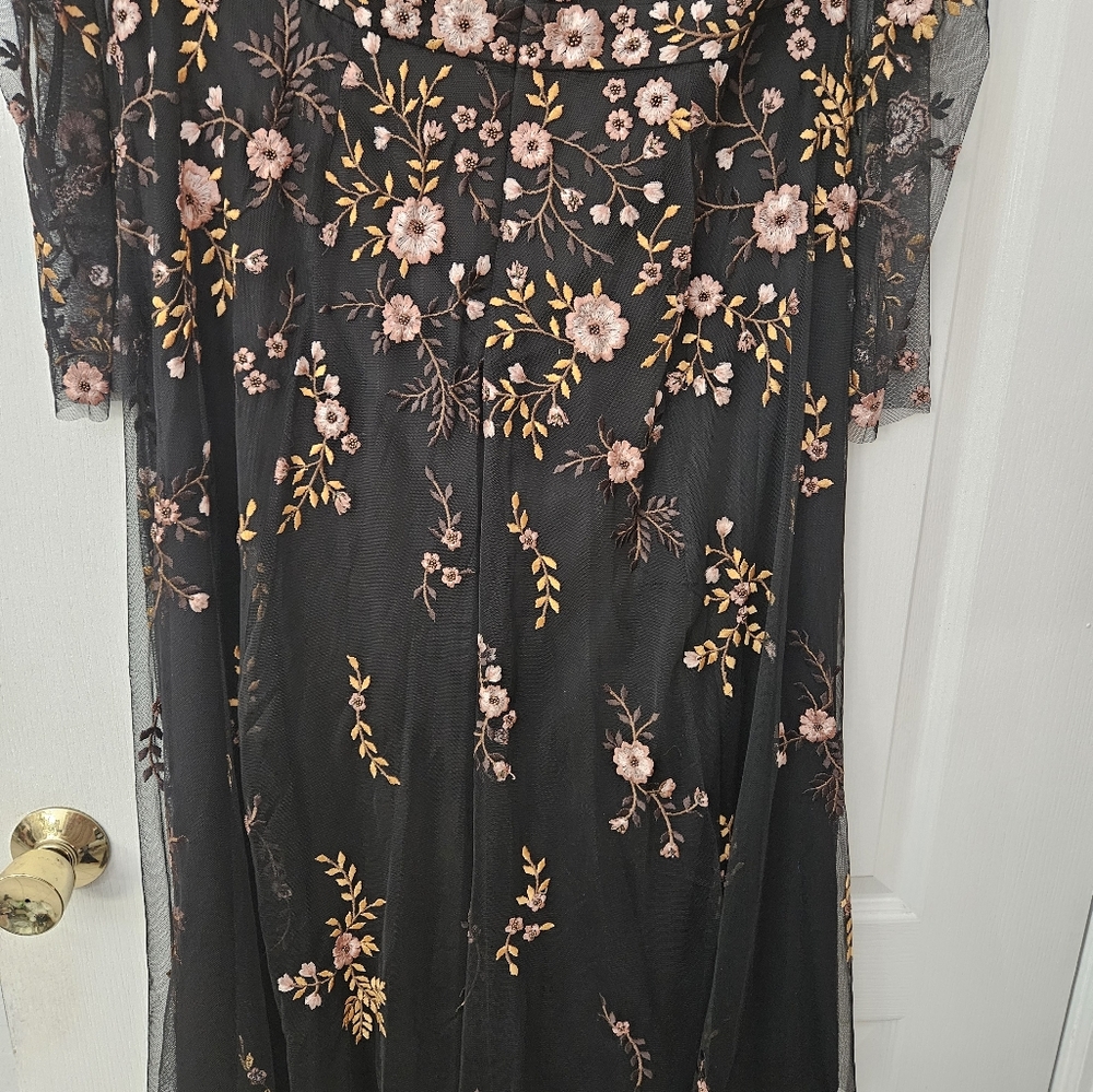 Mac Duggal  black floral Illusion Embroidered Midi Dress Sz 14 NWT - Picture 12 of 15